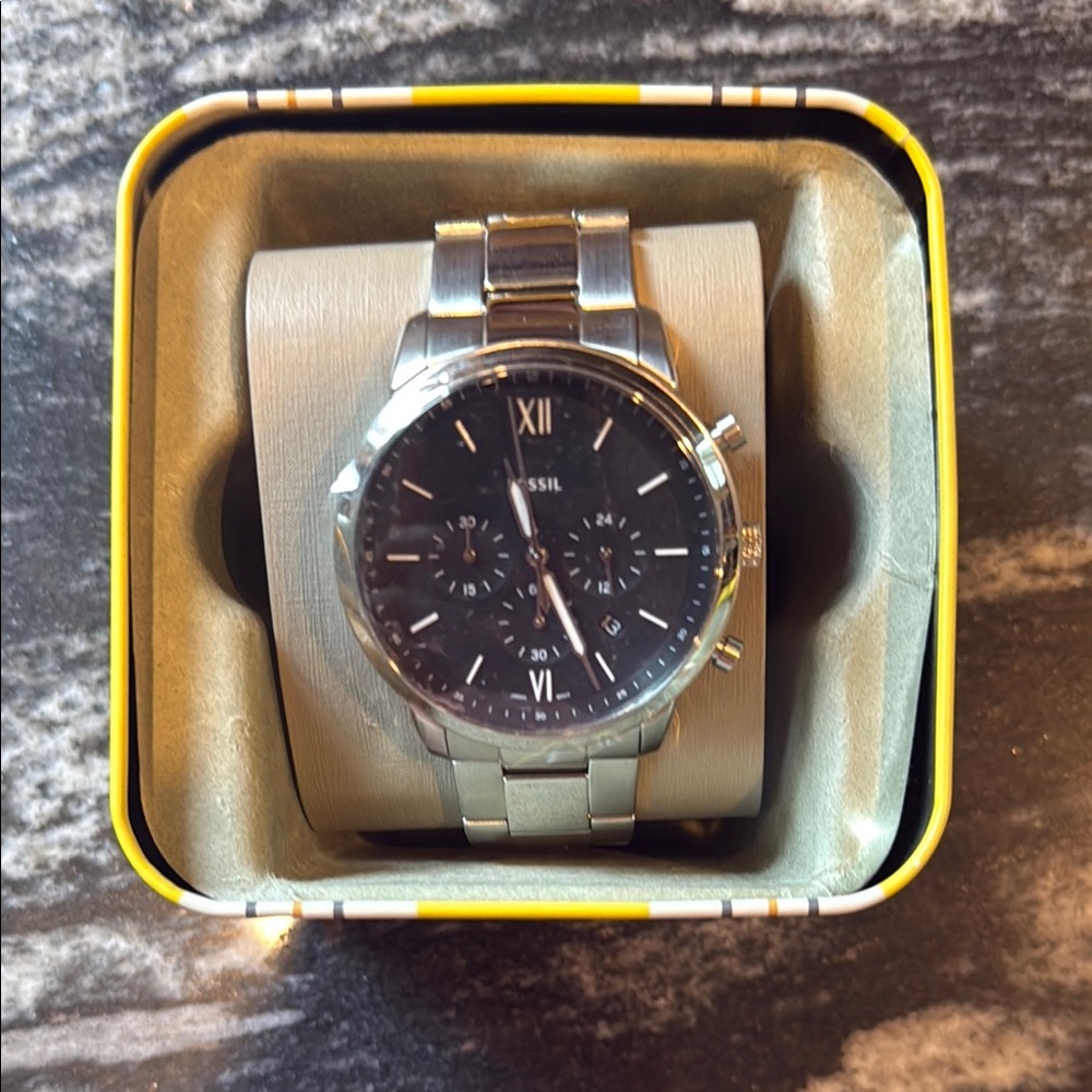 Fossil Men’s Neutra Watch NWT- *personalized*